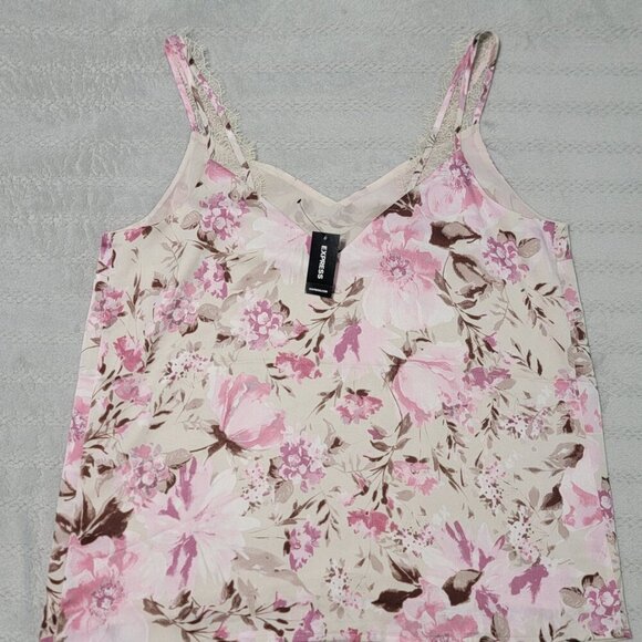 NWT Espress Women's V Neck Floral Camisole Top - Picture 2 of 3